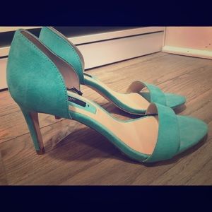 Brand New Zara Basic turquoise sandal size 6